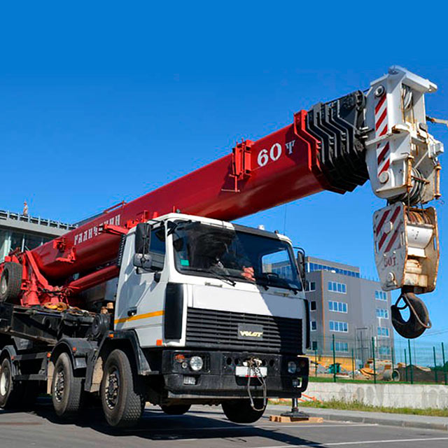 Аренда автокрана грузоподъемностью 60 тонн в Санкт-Петербурге